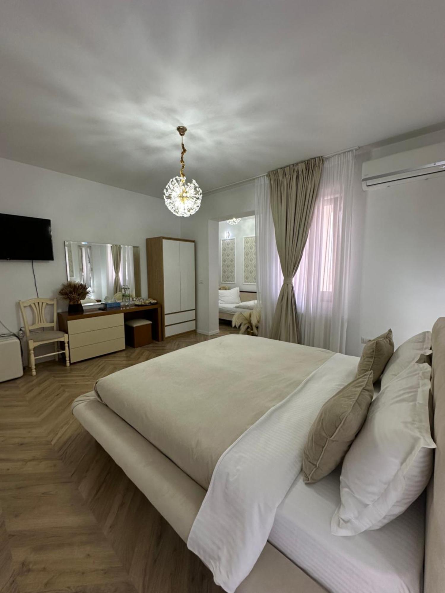 Zoe Bucharestairport&therme&parking בית הארחה